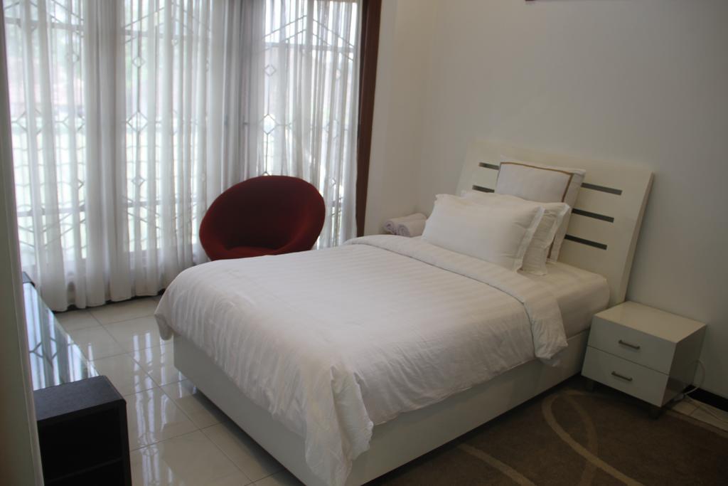 Alsalam Syariah Guesthouse Solo Dış mekan fotoğraf