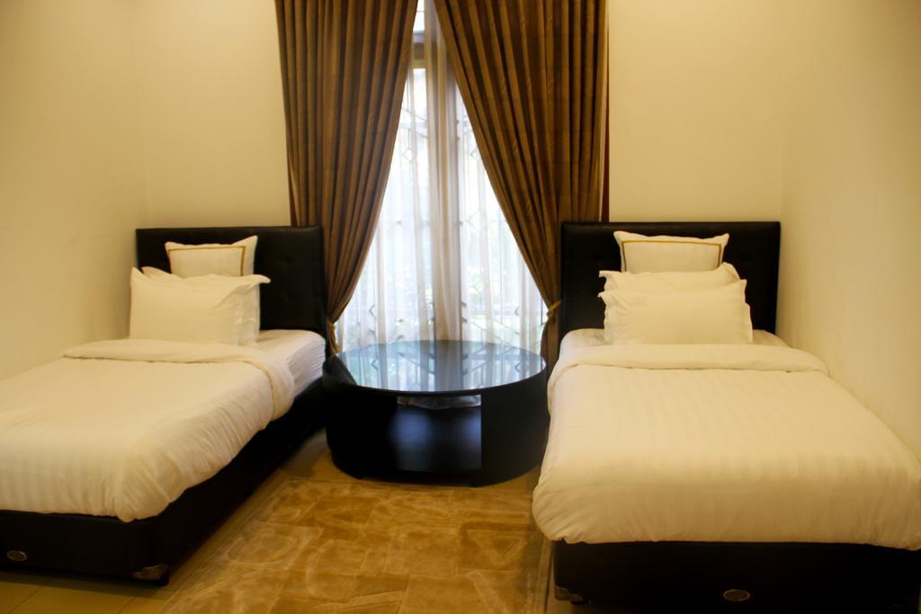 Alsalam Syariah Guesthouse Solo Dış mekan fotoğraf
