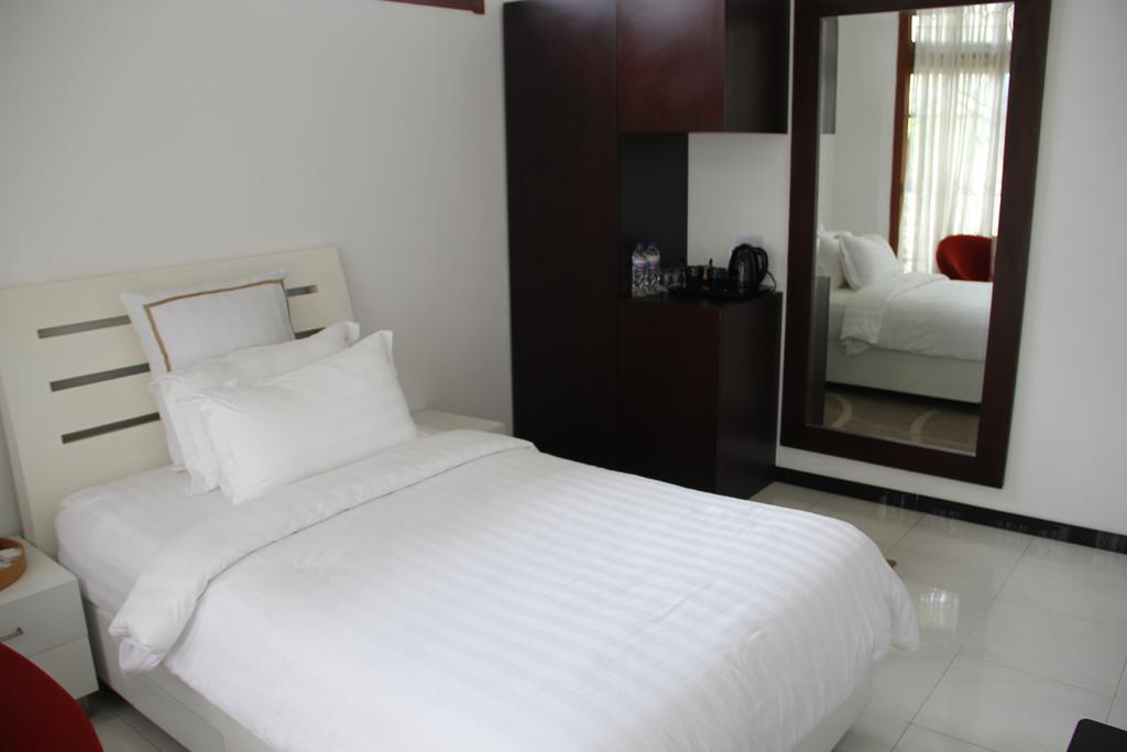 Alsalam Syariah Guesthouse Solo Dış mekan fotoğraf