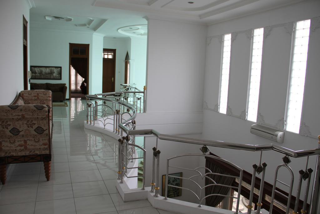 Alsalam Syariah Guesthouse Solo Dış mekan fotoğraf